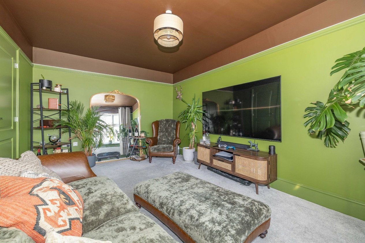 Properties For Sale in Hopenhall Way Canterbury