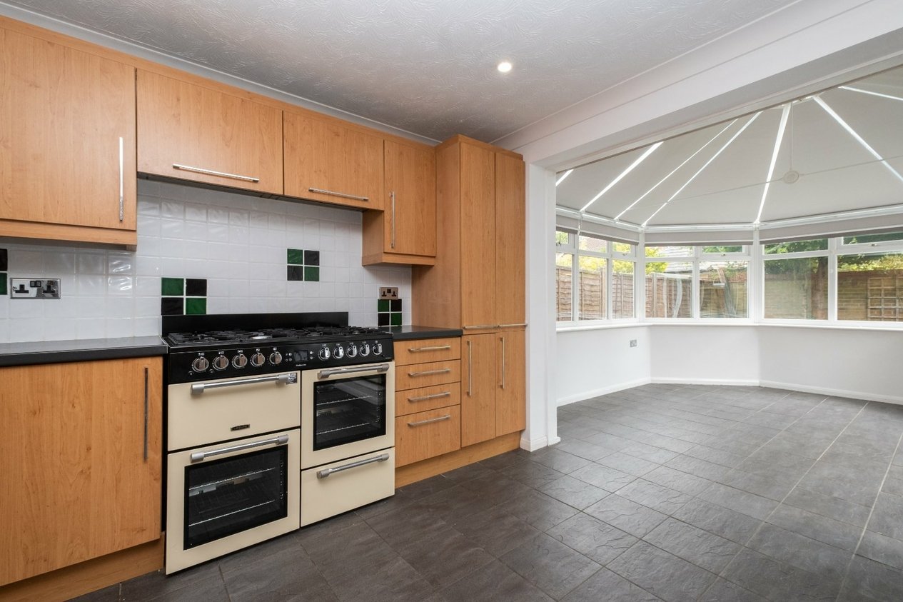Properties For Sale in Hoppers Way Ashford