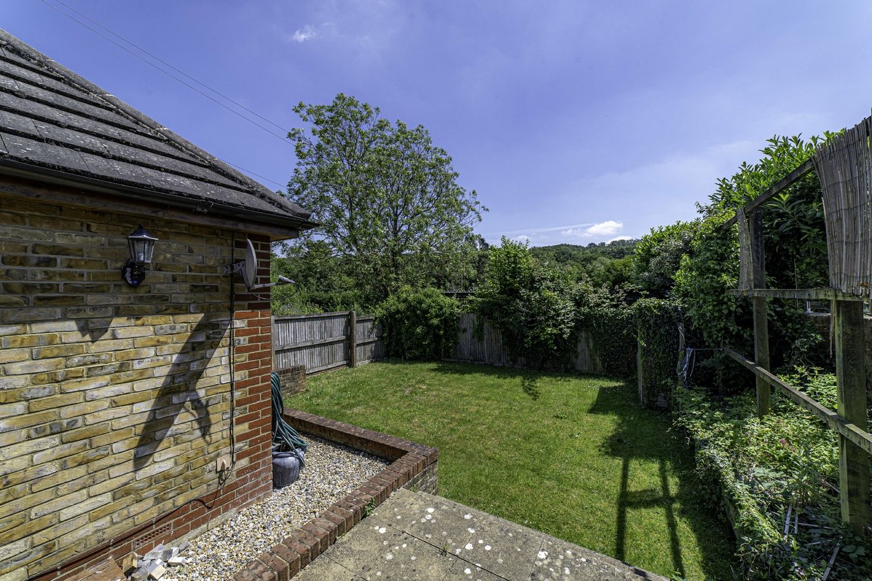 Properties Under Offer in Horselees Road Boughton-under-Blean