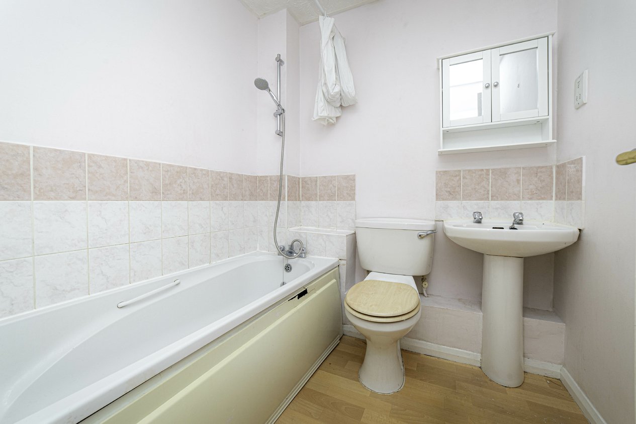 Properties Sold in Hugh Price Close Murston