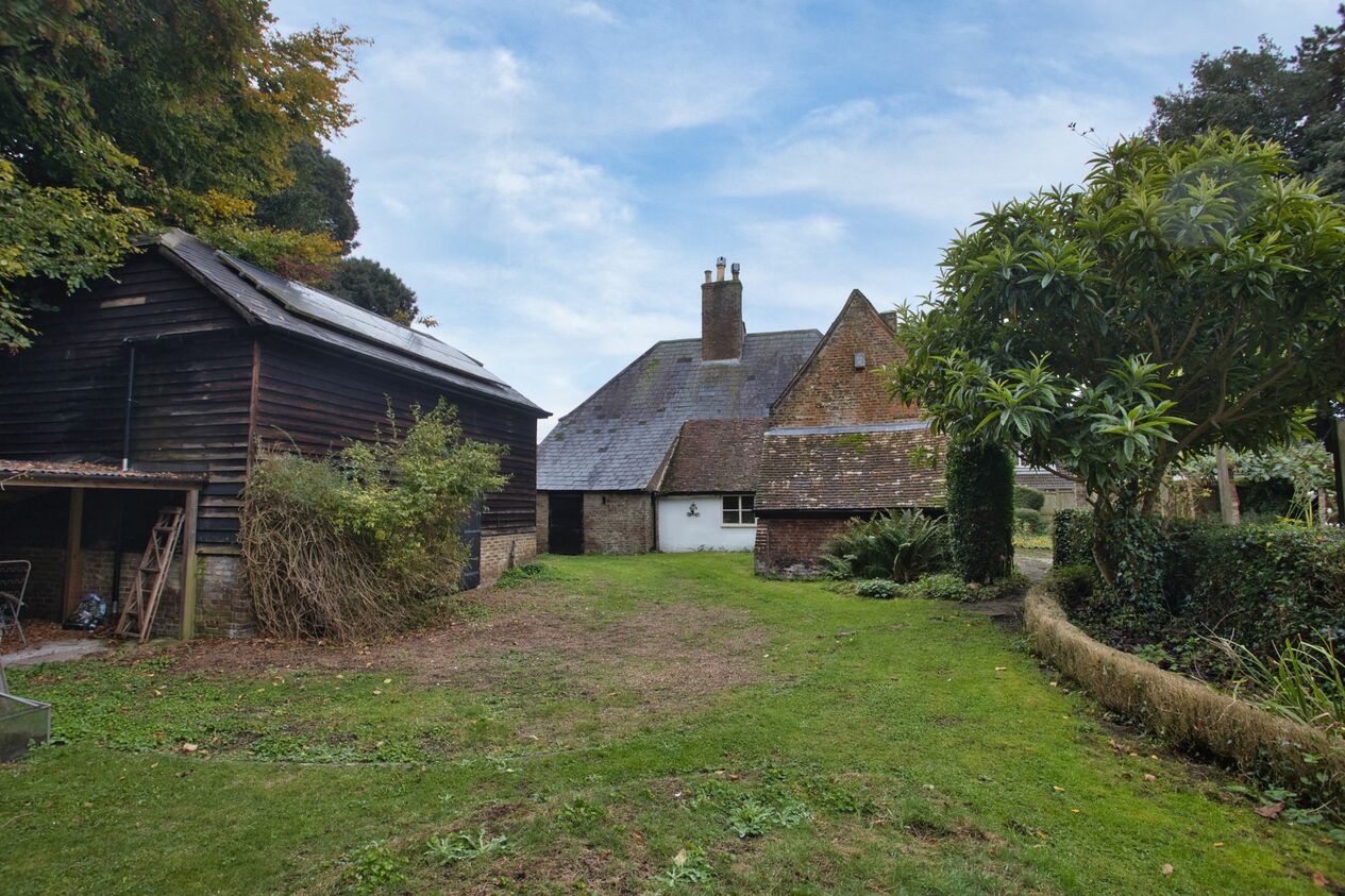 Properties For Sale in Hull Place  Sholden