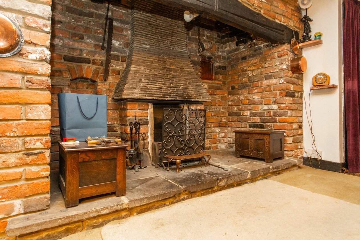 Properties For Sale in Hull Place  Sholden