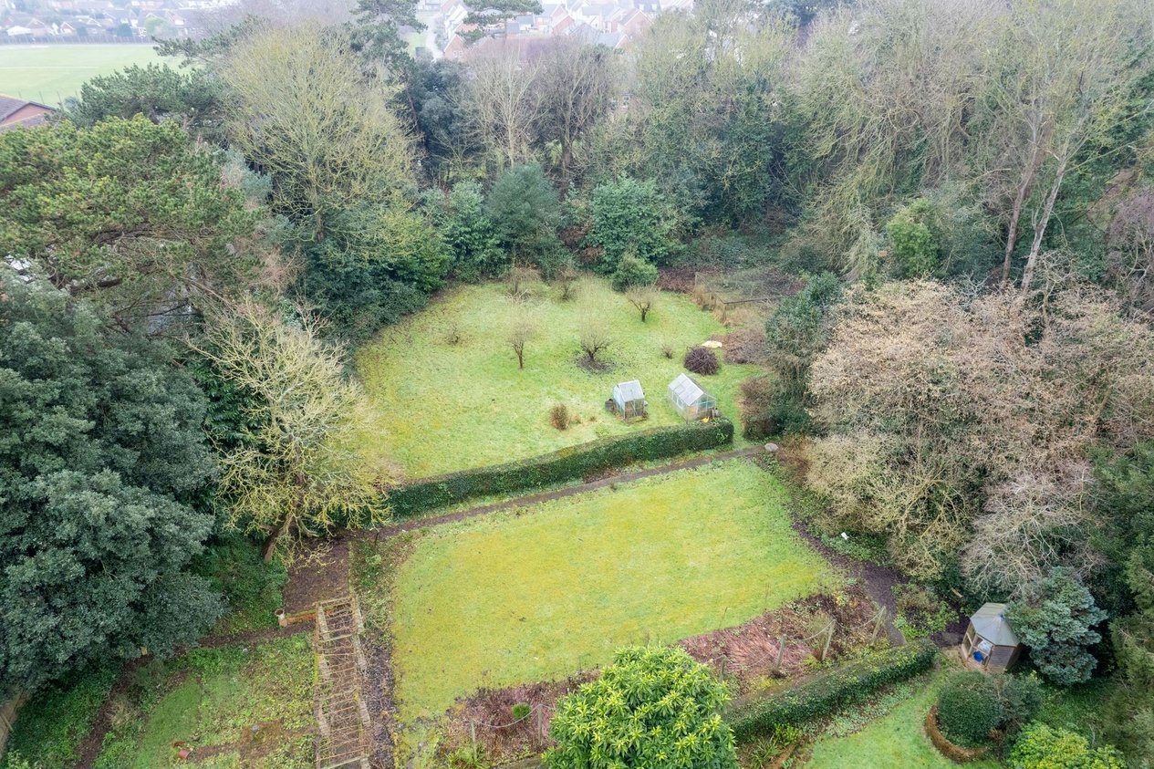 Properties For Sale in Hull Place  Sholden