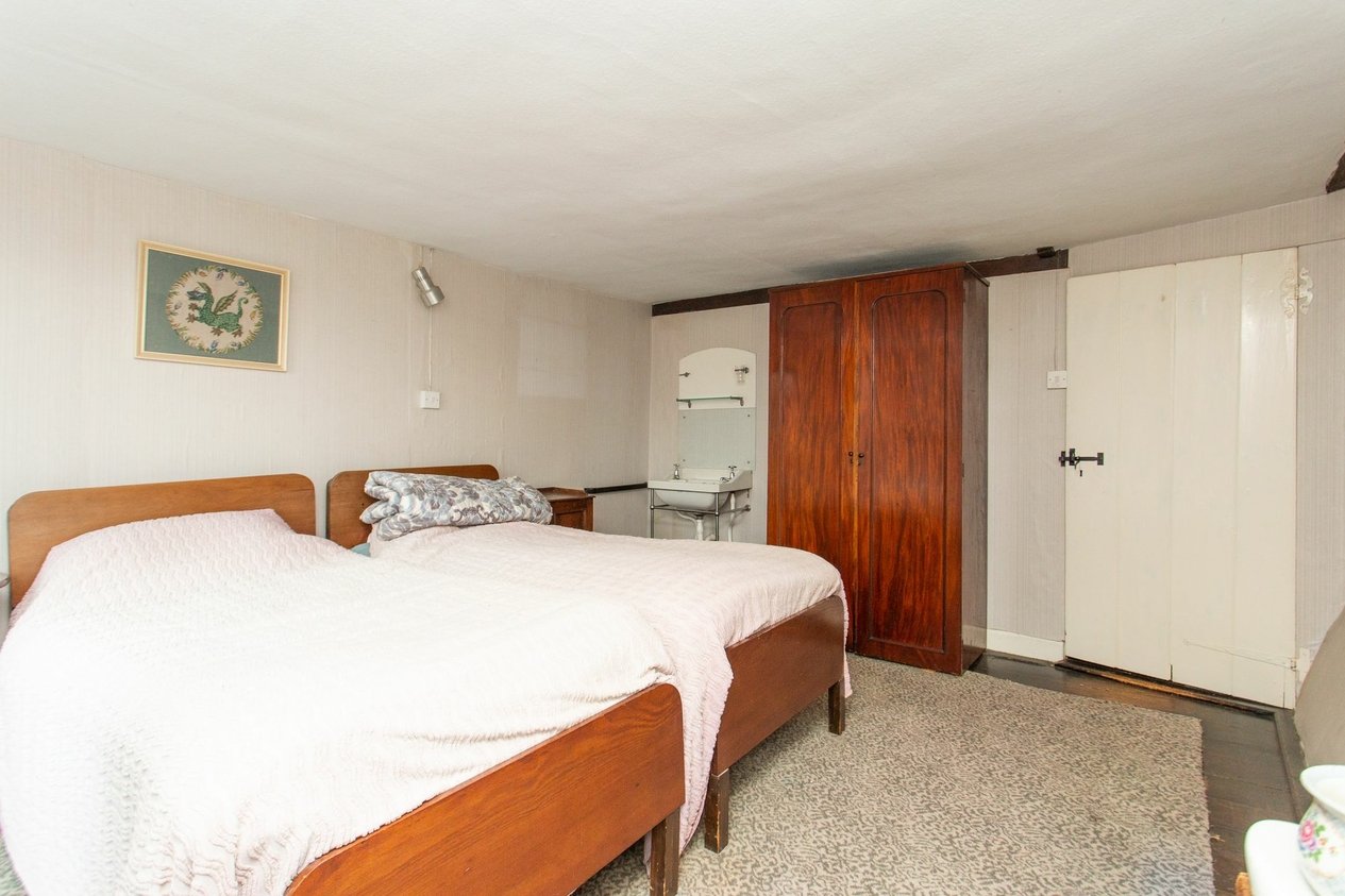 Properties For Sale in Hull Place  Sholden