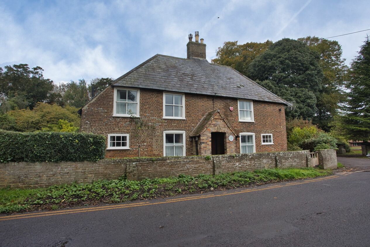 Properties For Sale in Hull Place  Sholden