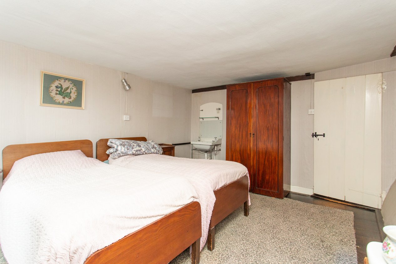 Properties For Sale in Hull Place Sholden