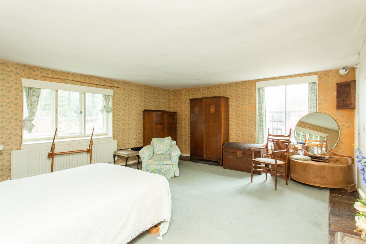 Properties For Sale in Hull Place Sholden