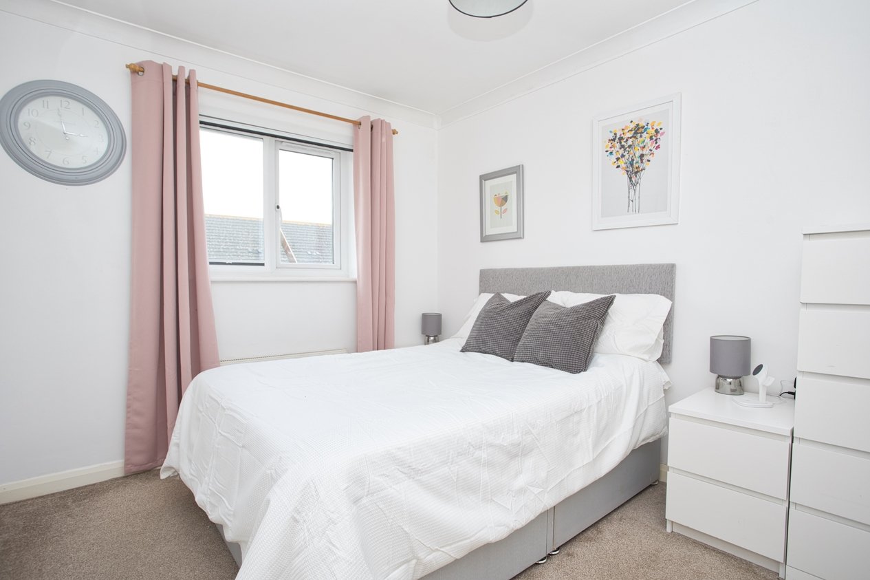 Properties Under Offer in Hunters Walk Deal