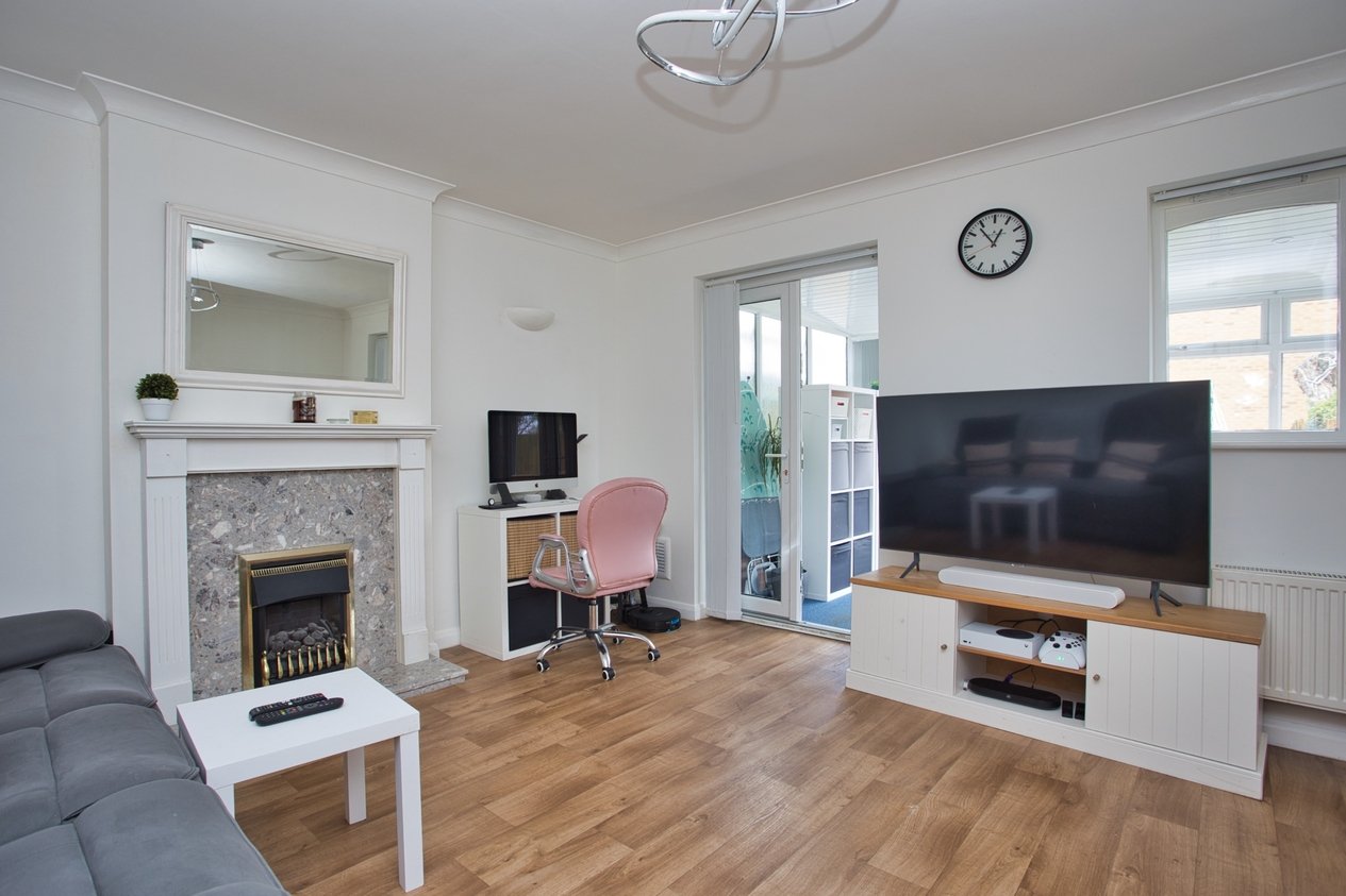 Properties Under Offer in Hunters Walk Deal
