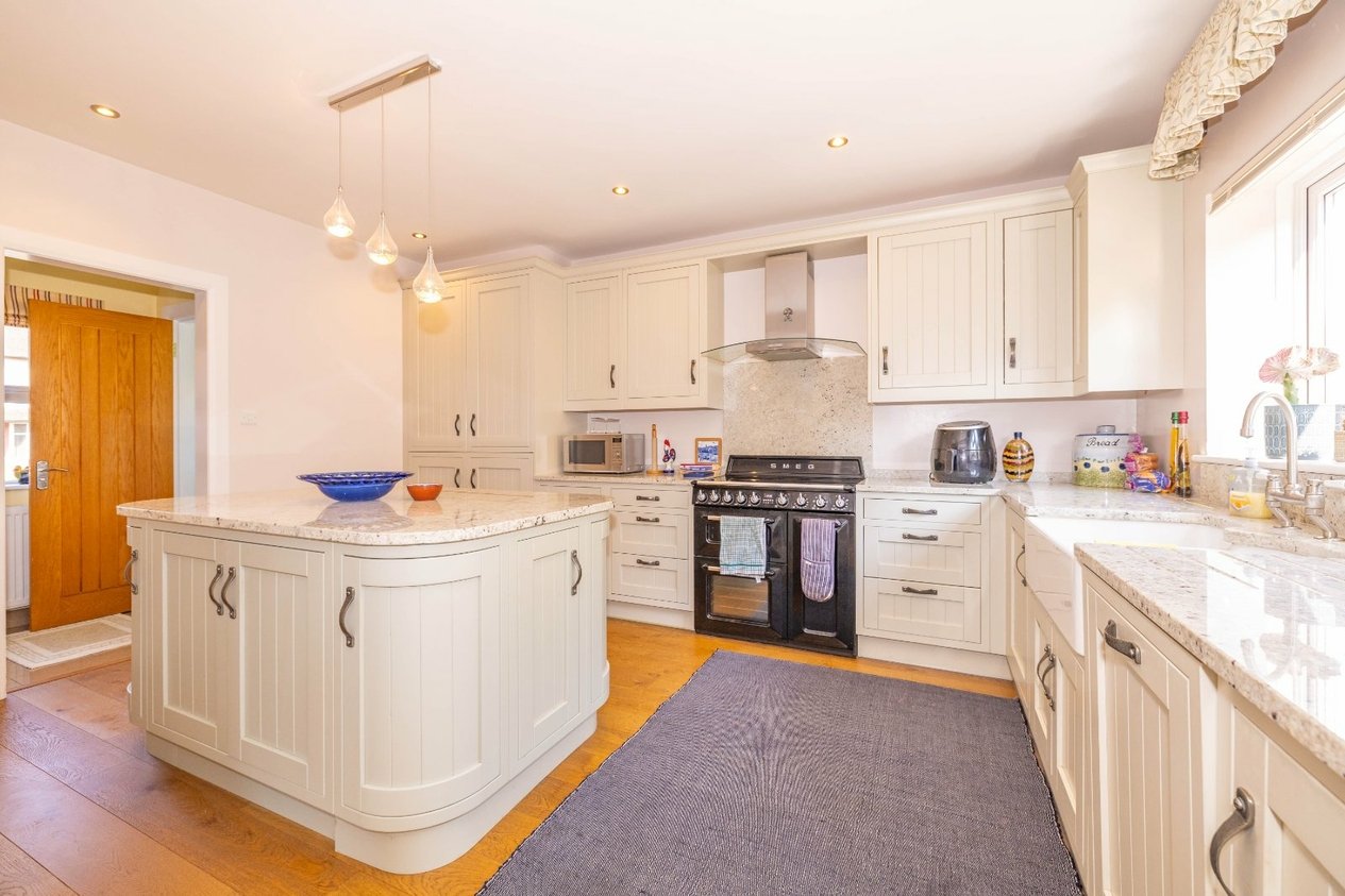 Properties For Sale in Hythe Road Ashford