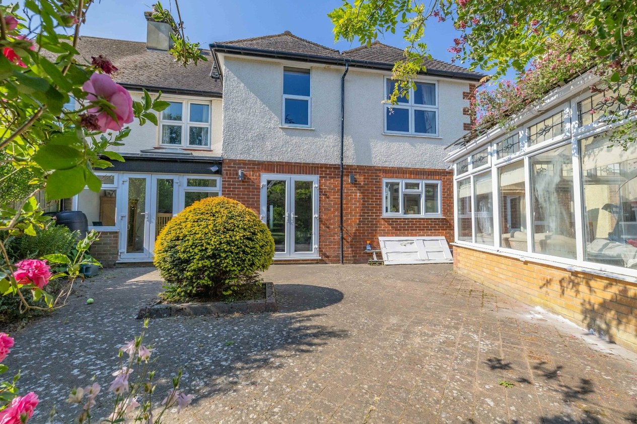 Properties For Sale in Hythe Road Ashford