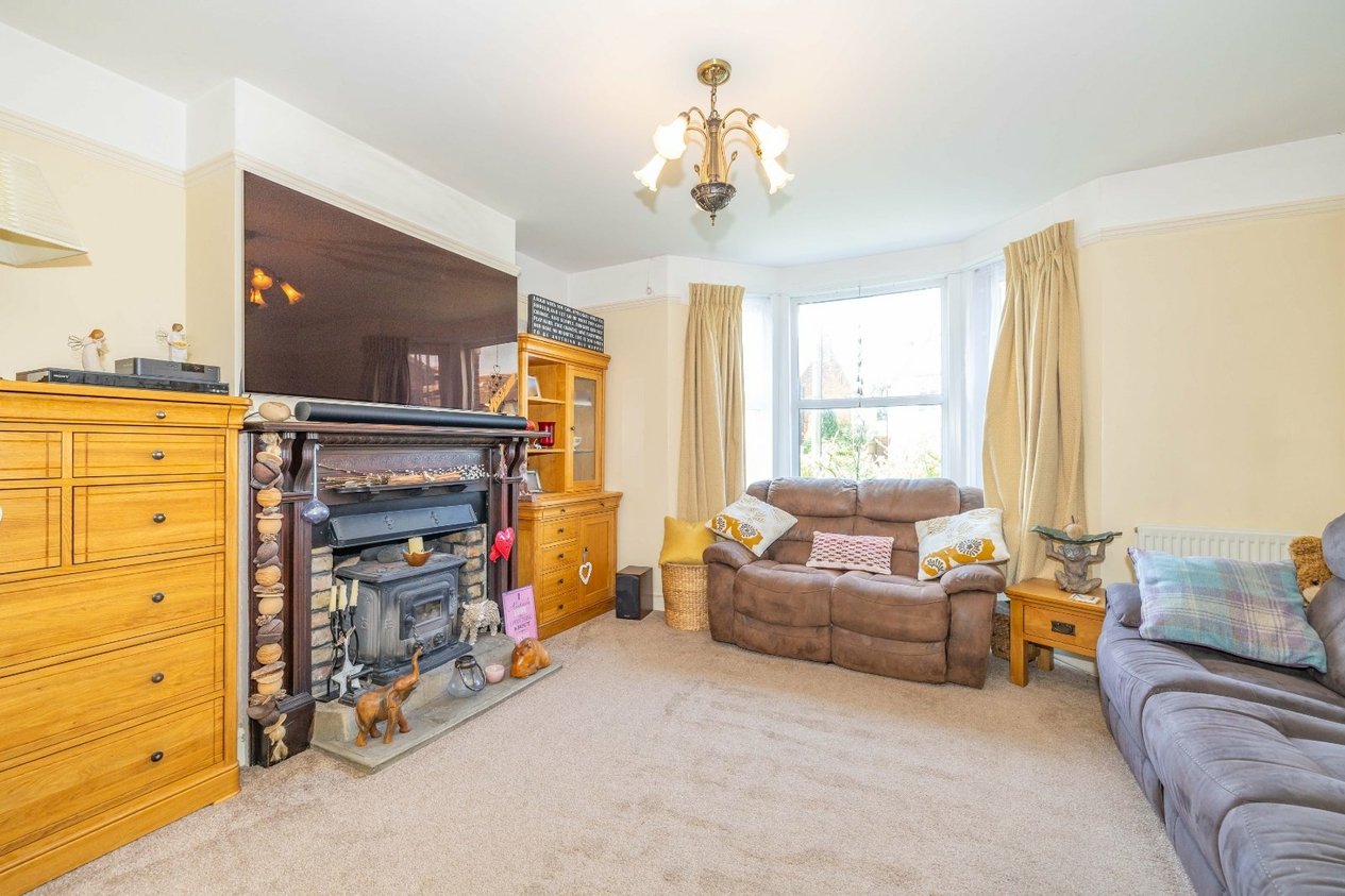 Properties For Sale in Hythe Road Ashford