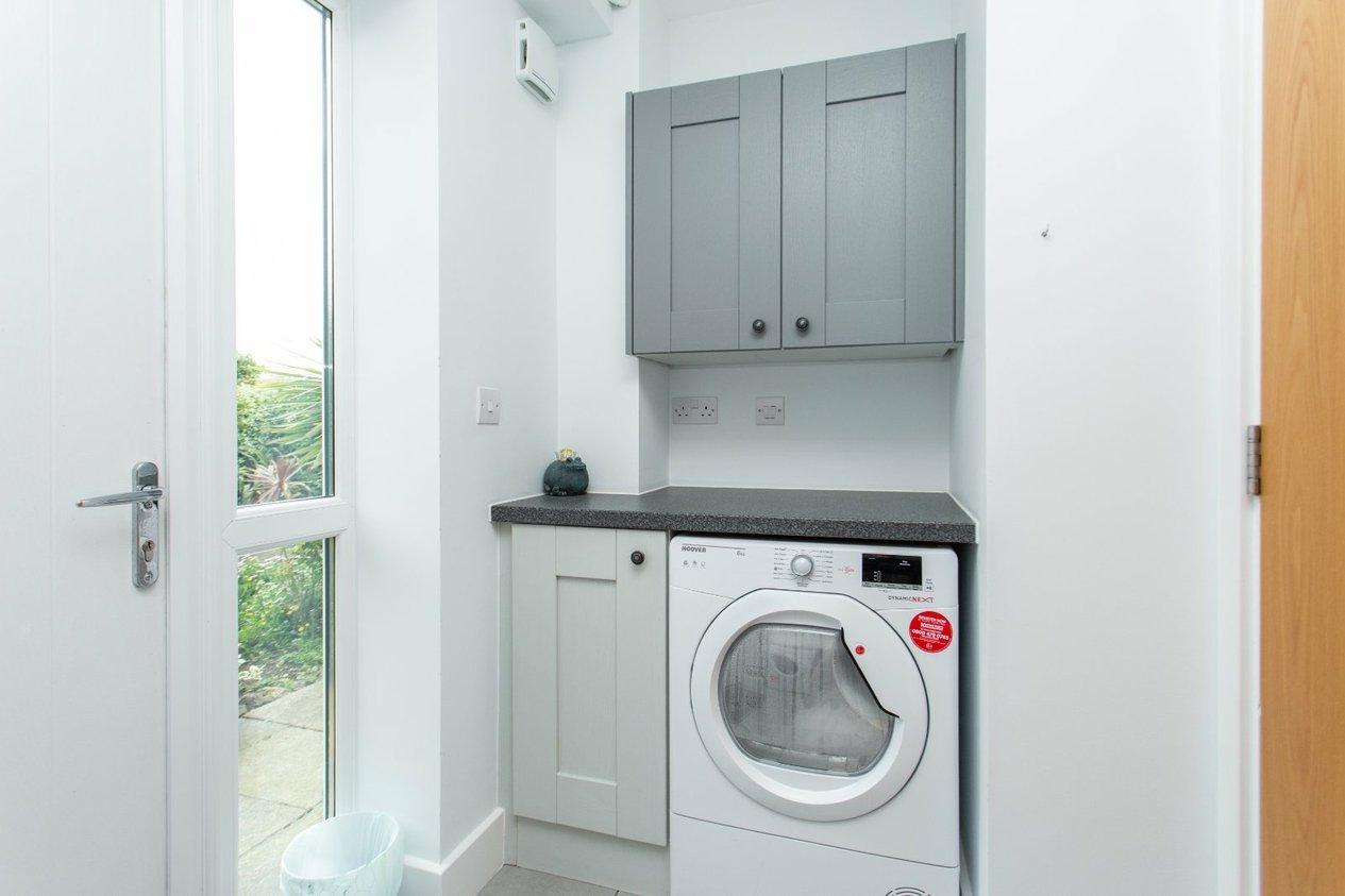 Properties Under Offer in Imperial Gardens Hythe