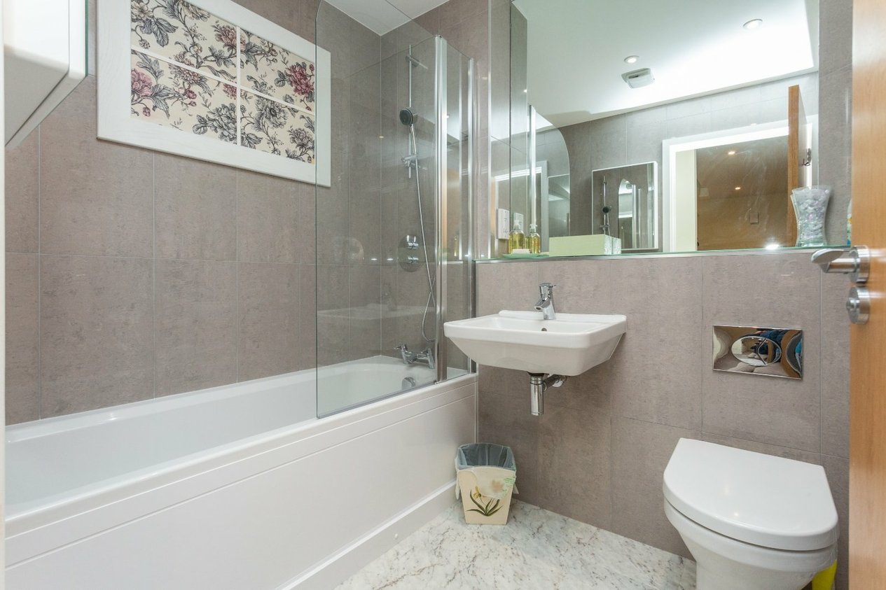 Properties Under Offer in Imperial Gardens Hythe