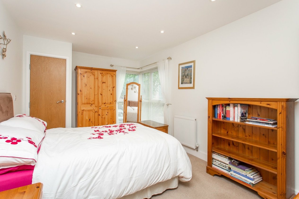 Properties Under Offer in Imperial Gardens Hythe