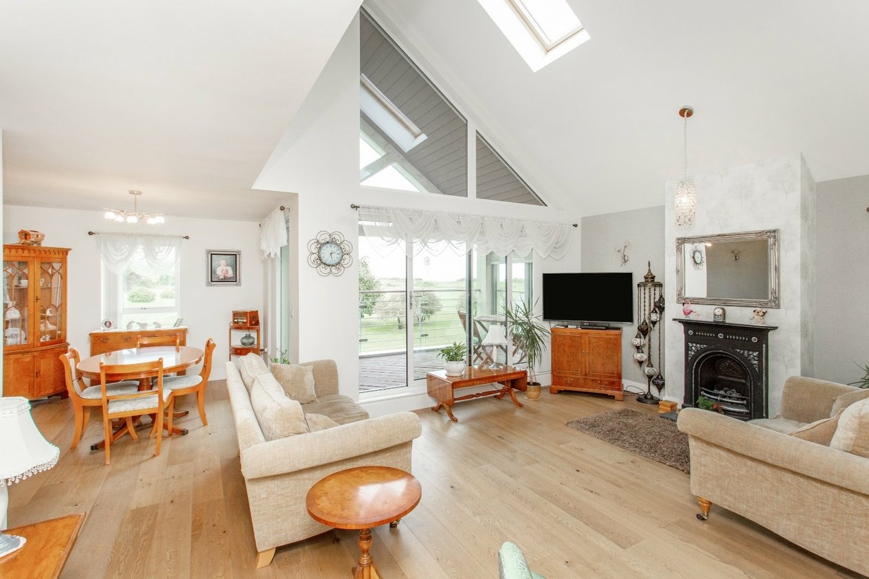 Properties Under Offer in Imperial Gardens Hythe
