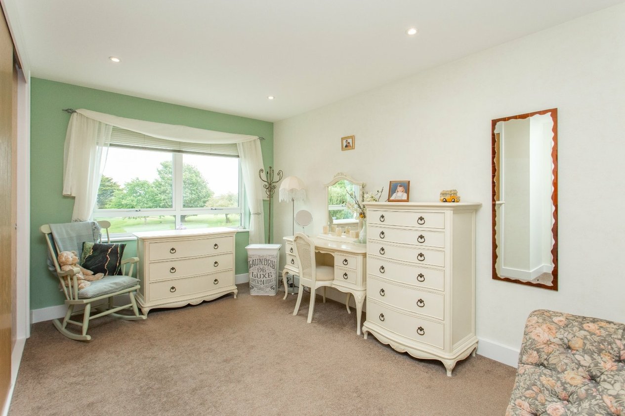 Properties Under Offer in Imperial Gardens Hythe
