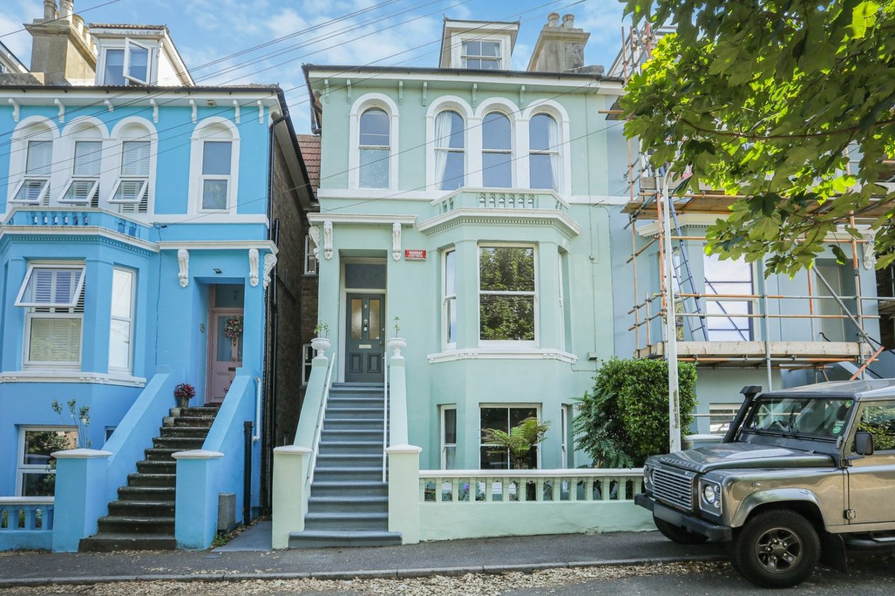 Properties For Sale in Inverness Terrace Broadstairs