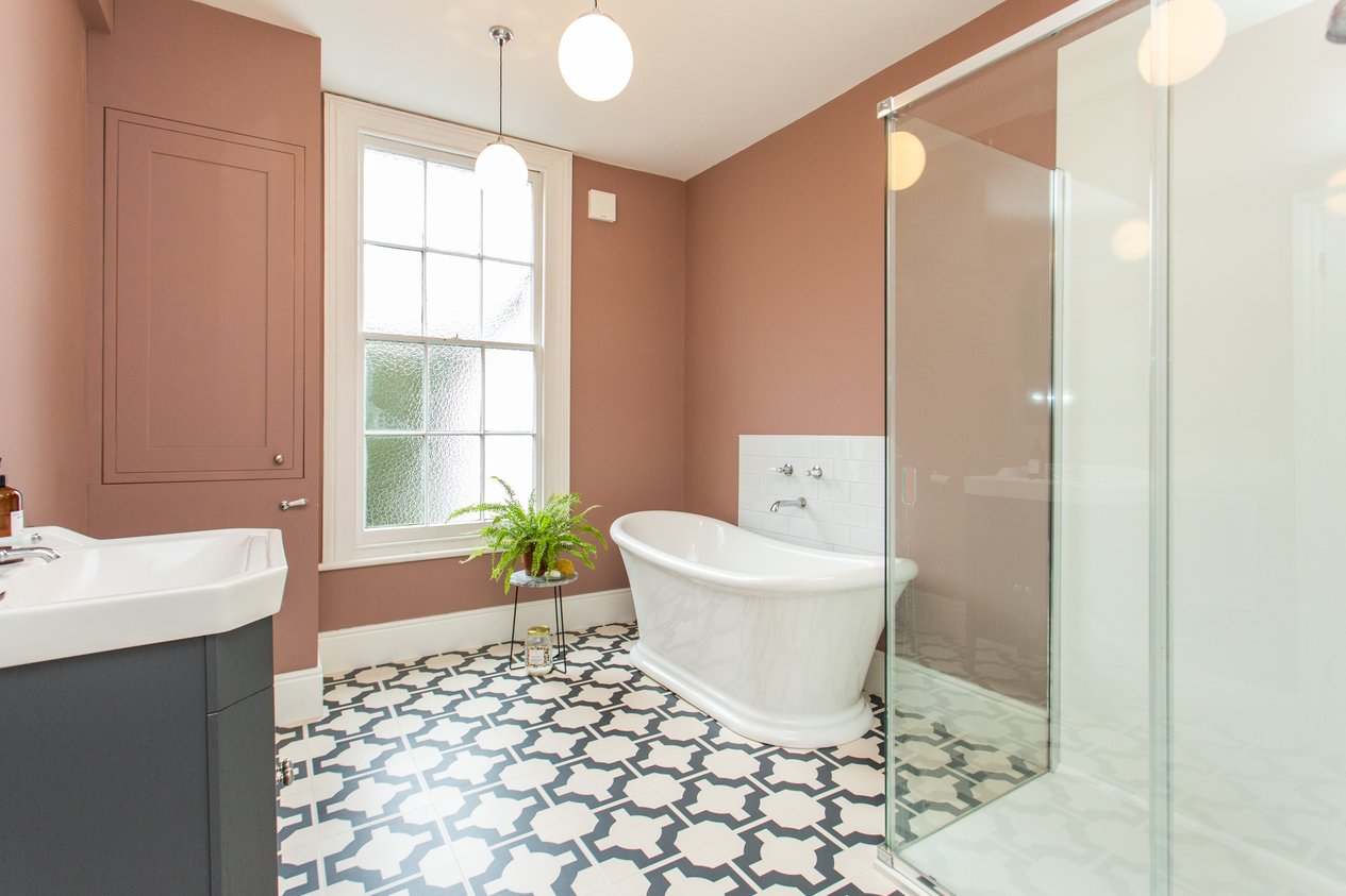 Properties For Sale in Island Road Canterbury
