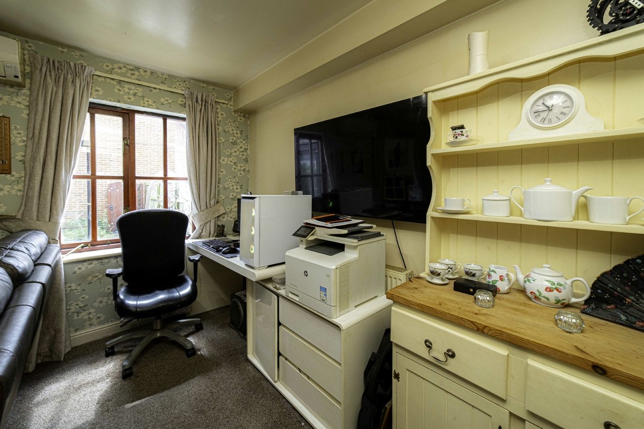 Properties For Sale in Island Road Canterbury