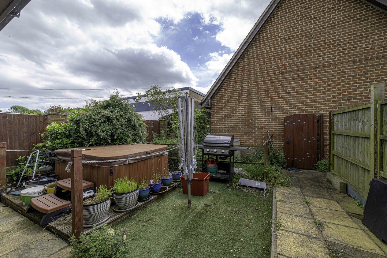 Properties For Sale in Island Road Canterbury