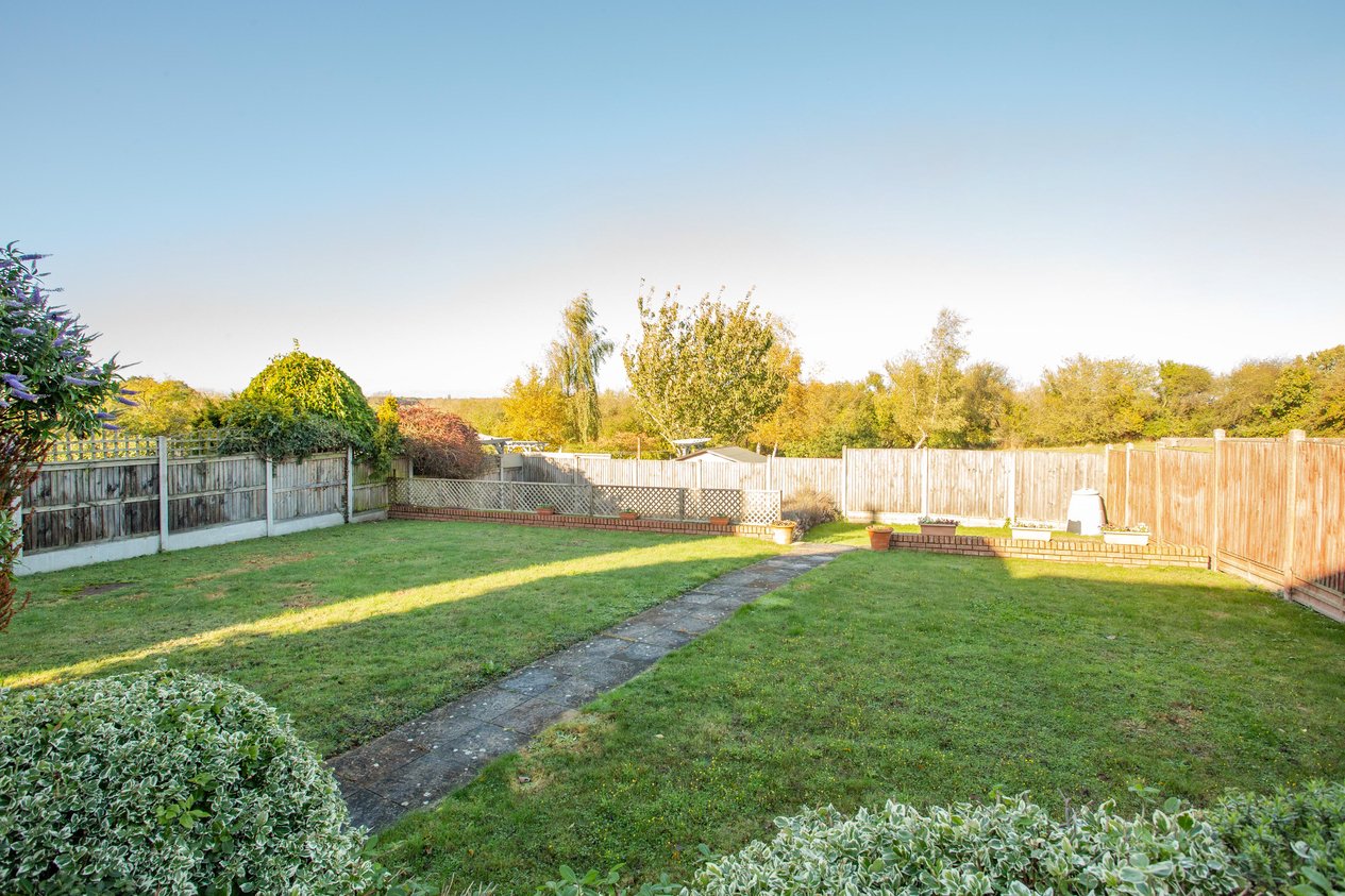 Properties Under Offer in Island Road Upstreet