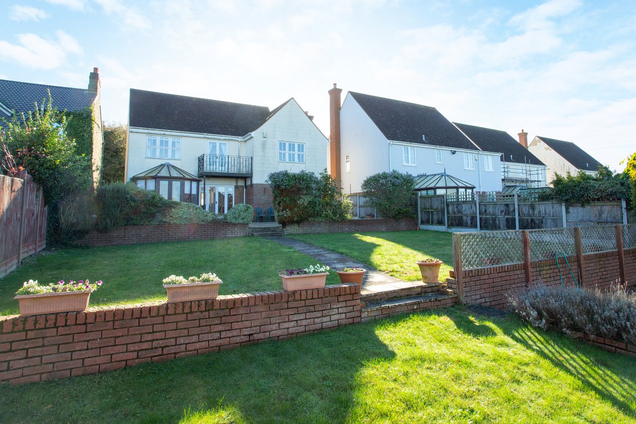 Properties Under Offer in Island Road Upstreet