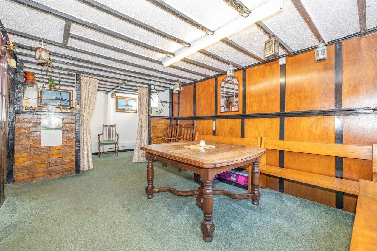 Properties For Sale in Island Road Upstreet