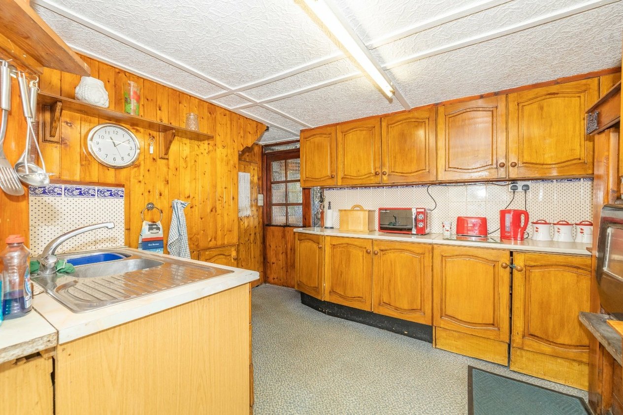Properties For Sale in Island Road Upstreet