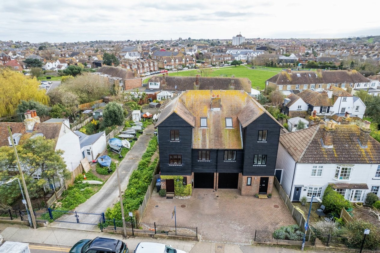 Properties Sold Subject To Contract in Island Wall  Whitstable