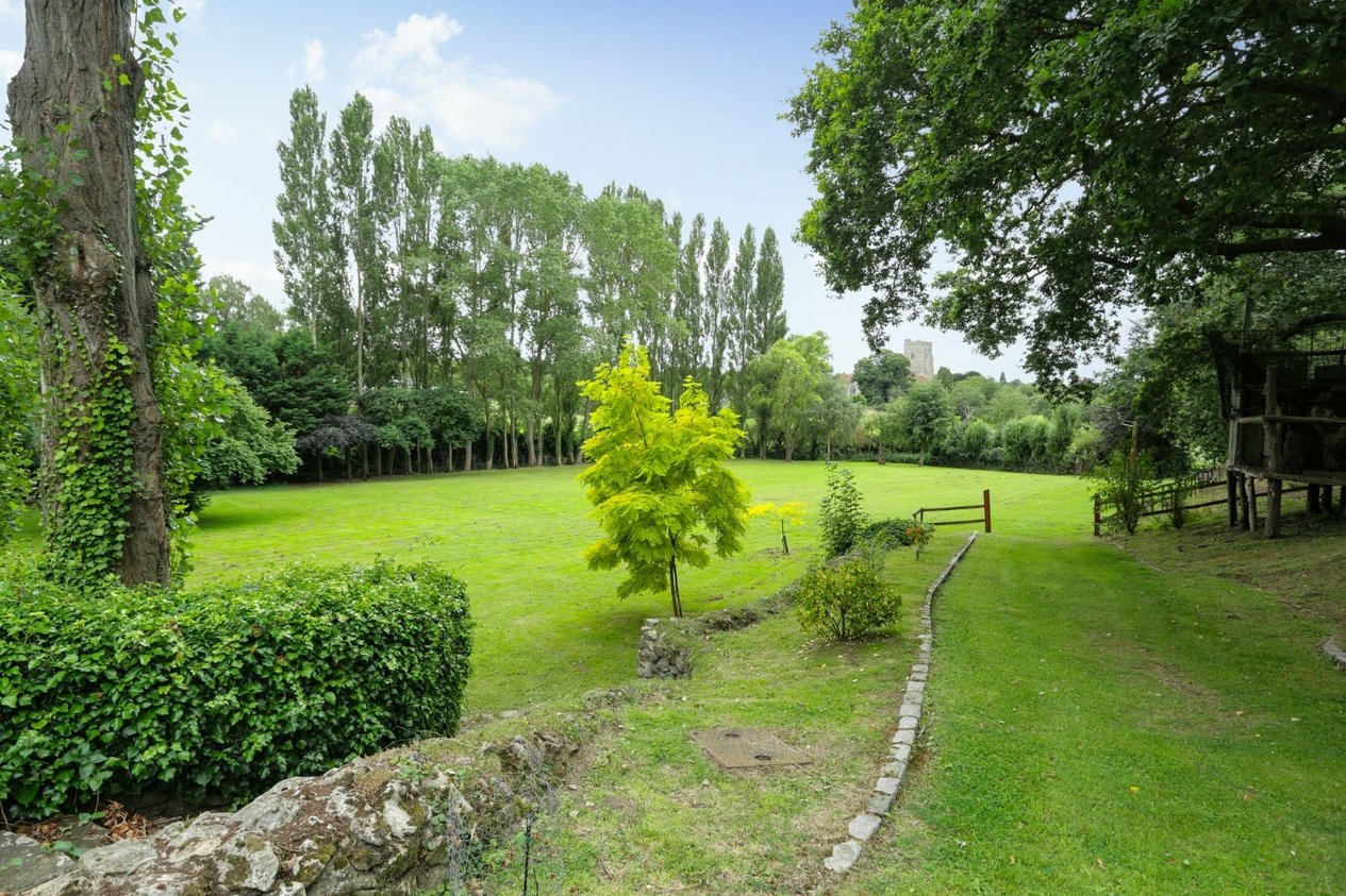 Properties For Sale in Iwade Road Sittingbourne