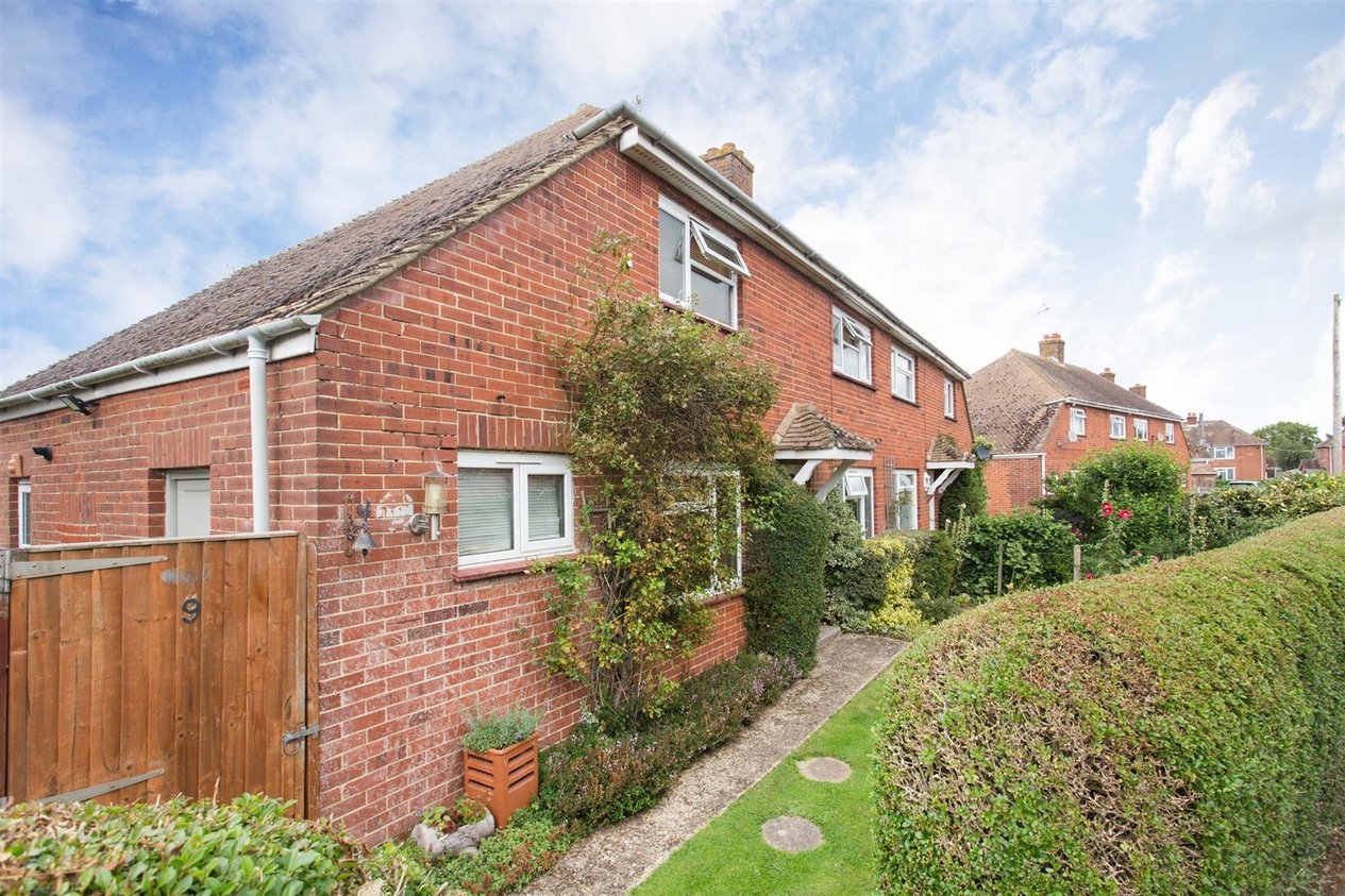 Properties Sold Subject To Contract in James Close Ash