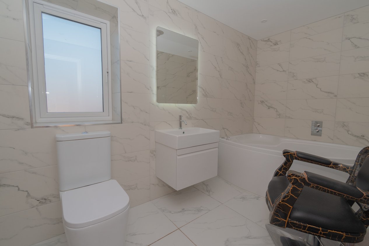 Properties Under Offer in John Douglas Drive Monkton