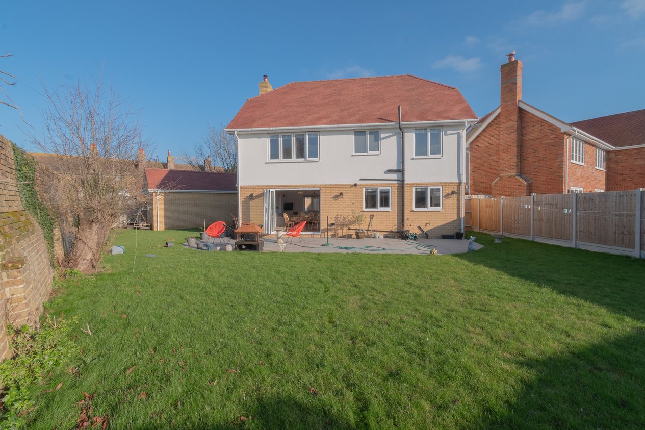 Properties Under Offer in John Douglas Drive Monkton