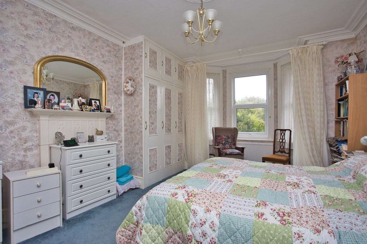 Properties Under Offer in Julian Road Folkestone