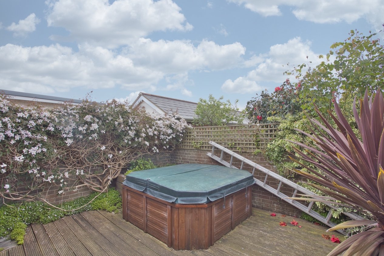 Properties For Sale in Kelvedon Road Walmer