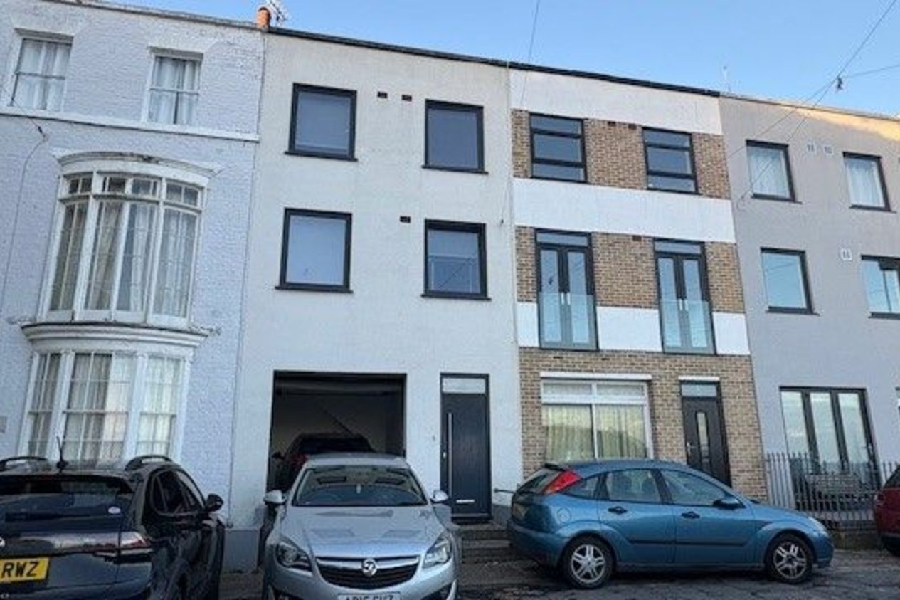 Properties For Sale in Kent Terrace 