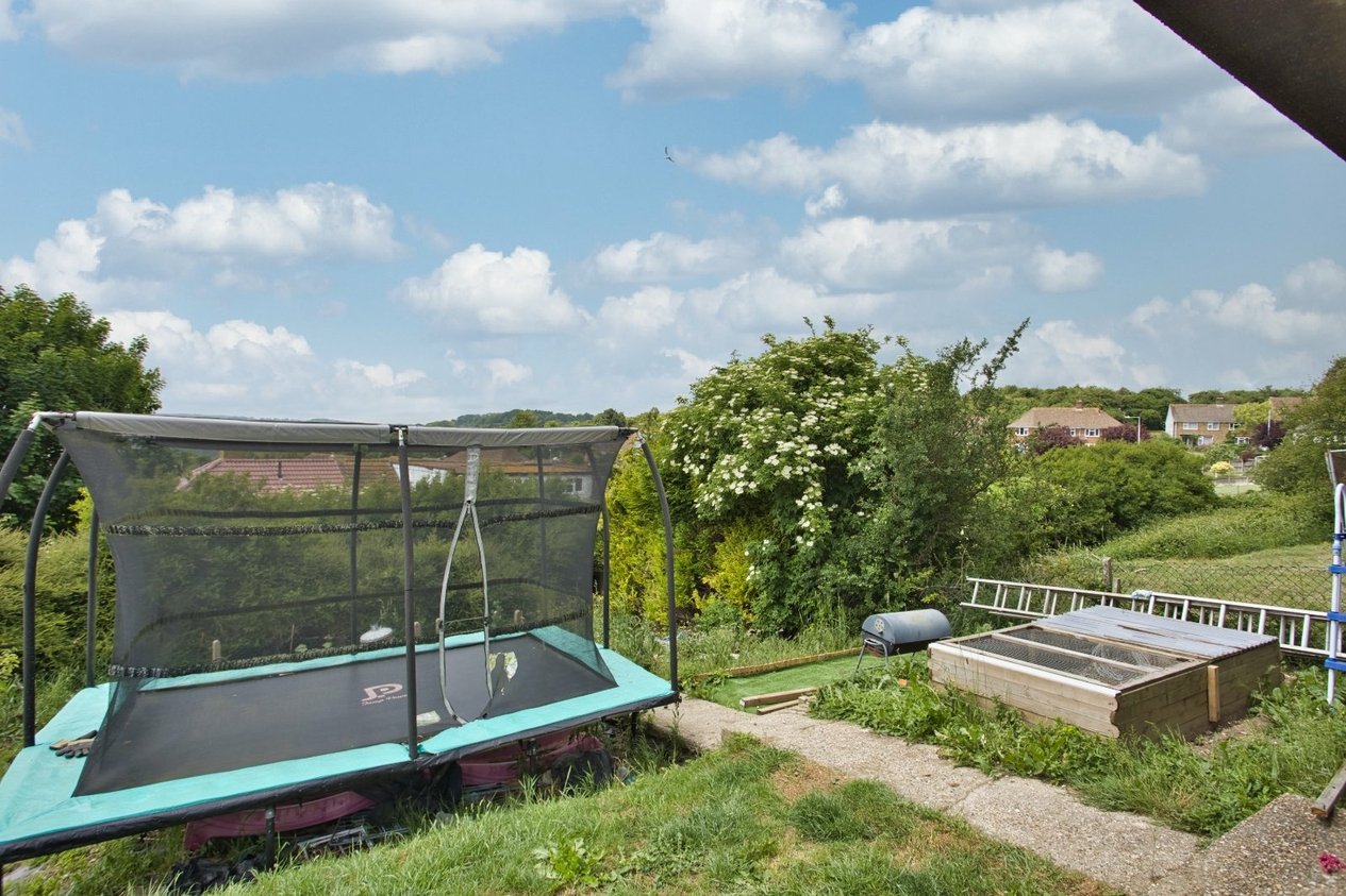Properties For Sale in Kimberley Close Dover