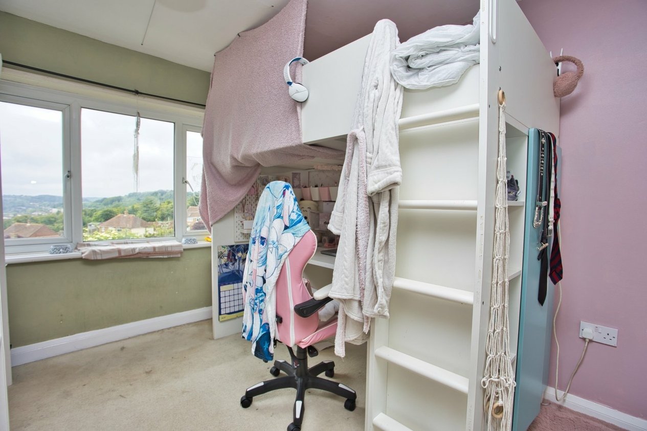 Properties For Sale in Kimberley Close Dover