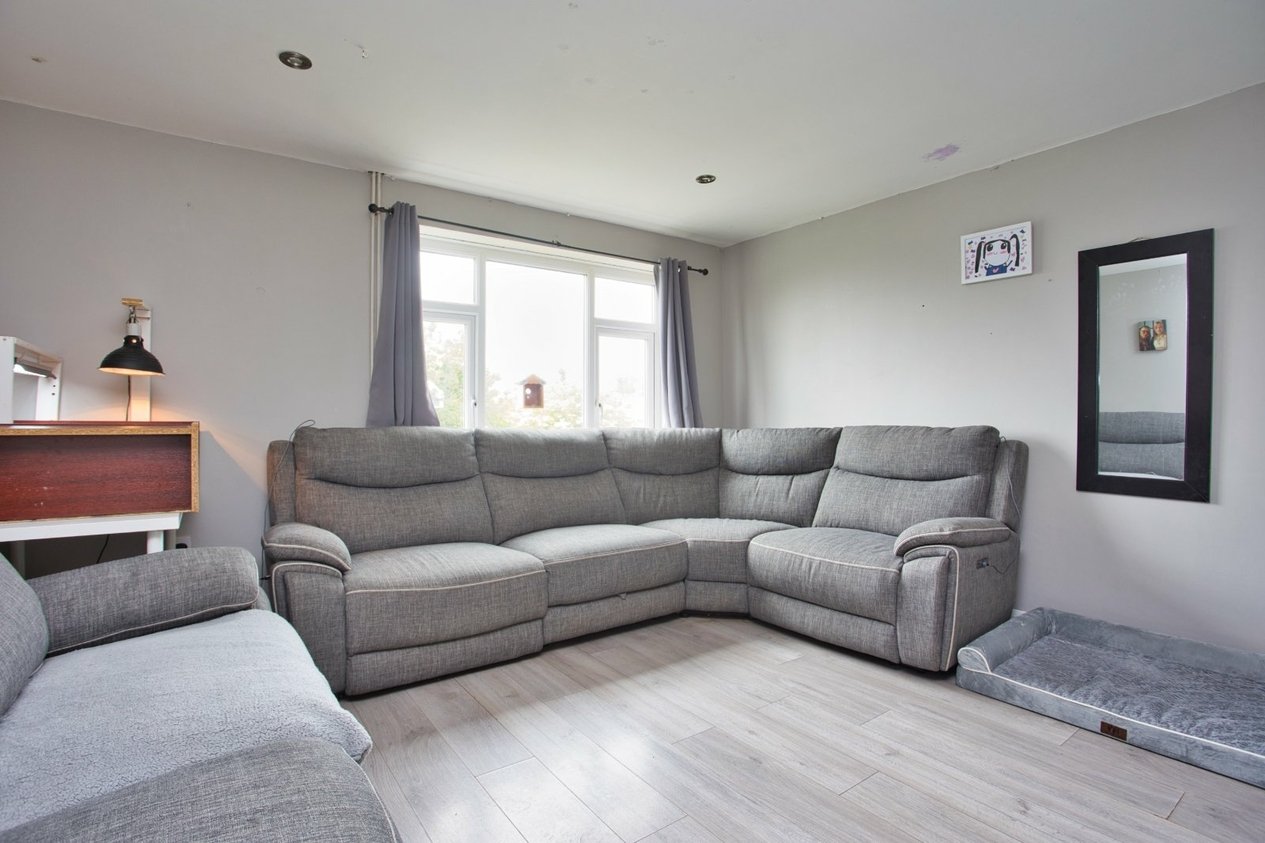 Properties For Sale in Kimberley Close Dover