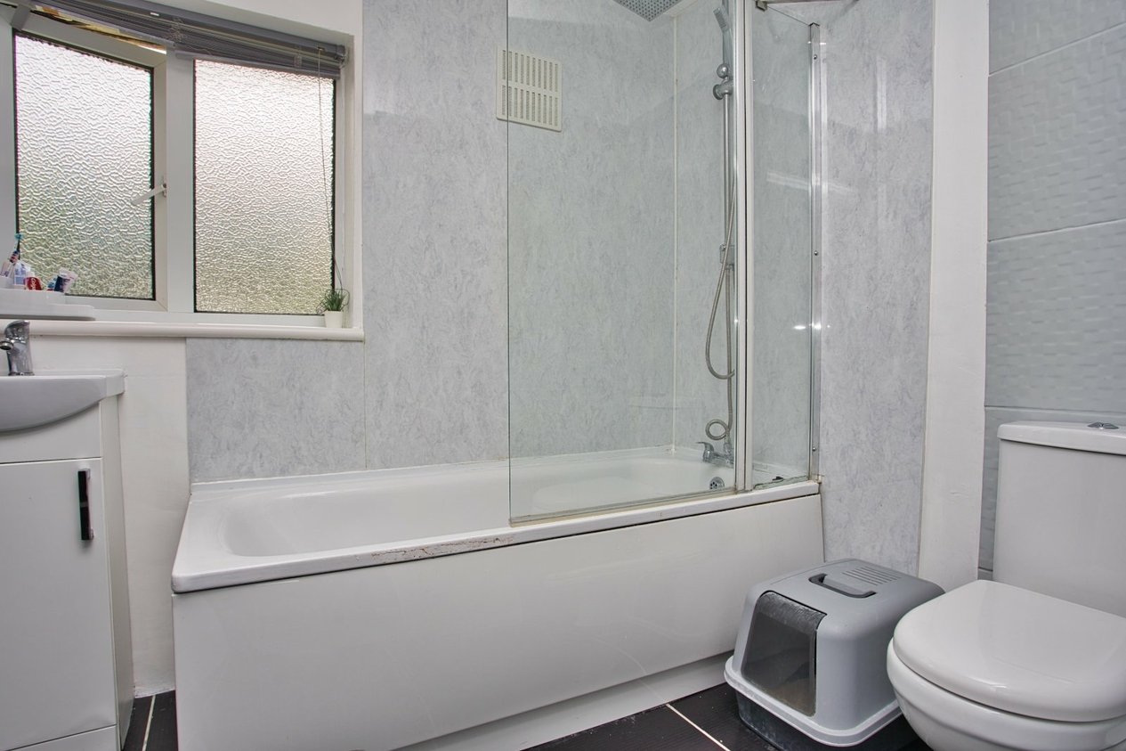 Properties For Sale in Kimberley Close Dover