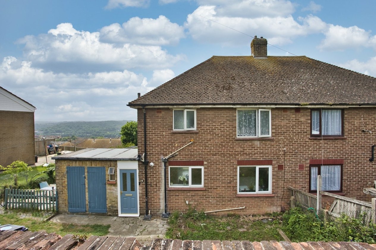 Properties For Sale in Kimberley Close Dover