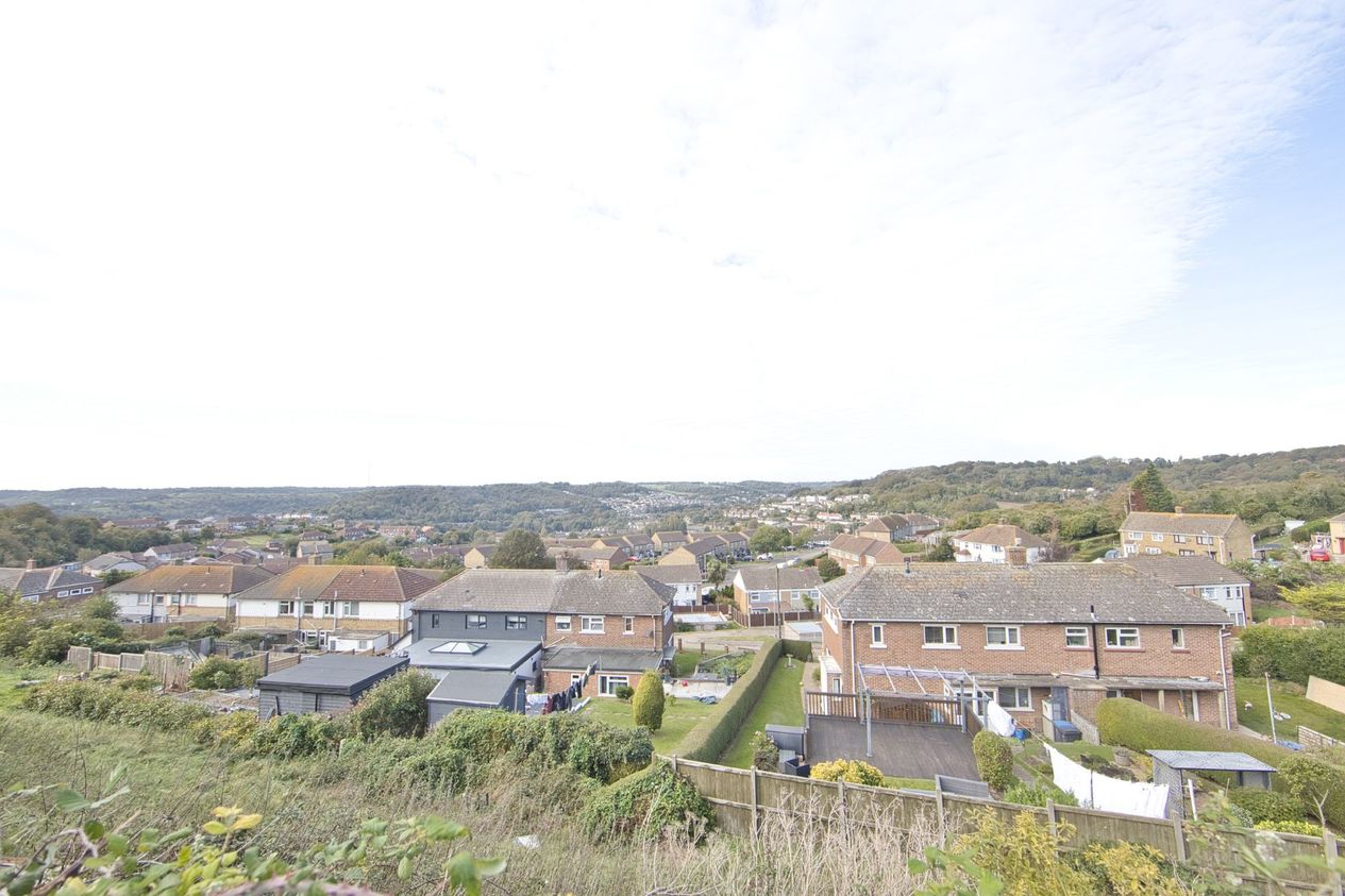 Properties For Sale in Kimberley Close  Dover
