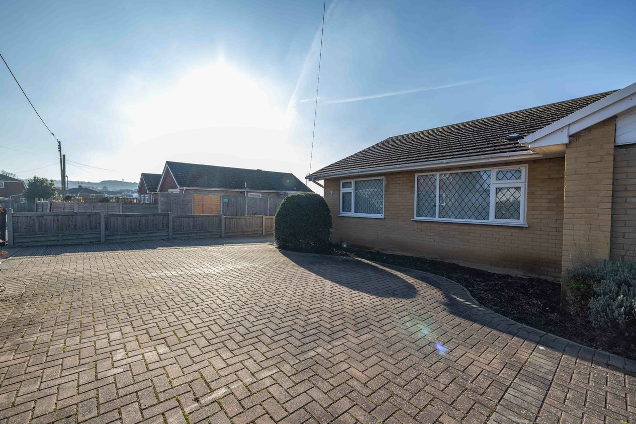 Properties Under Offer in Kimberley Grove Whitstable