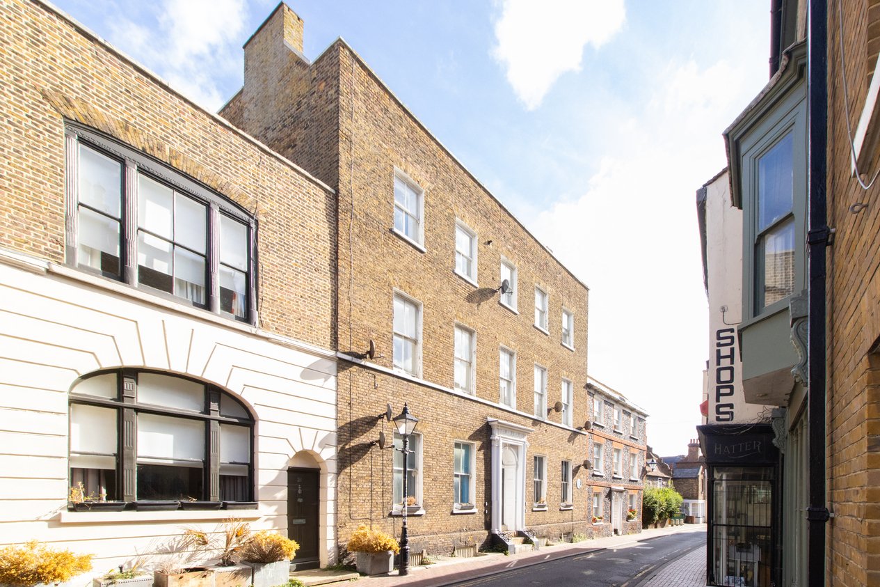Properties Under Offer in King Street Margate