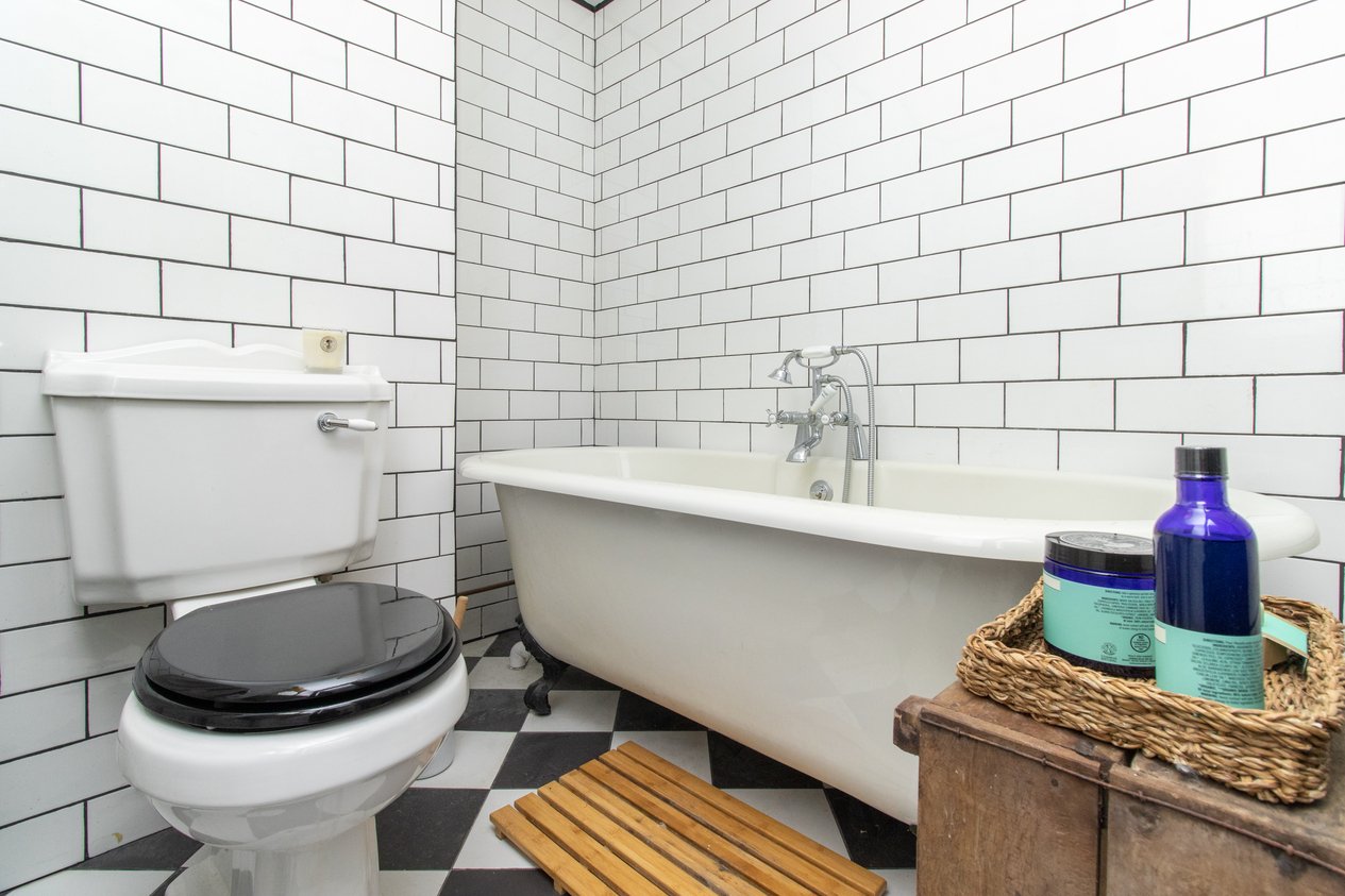 Properties Under Offer in King Street Margate