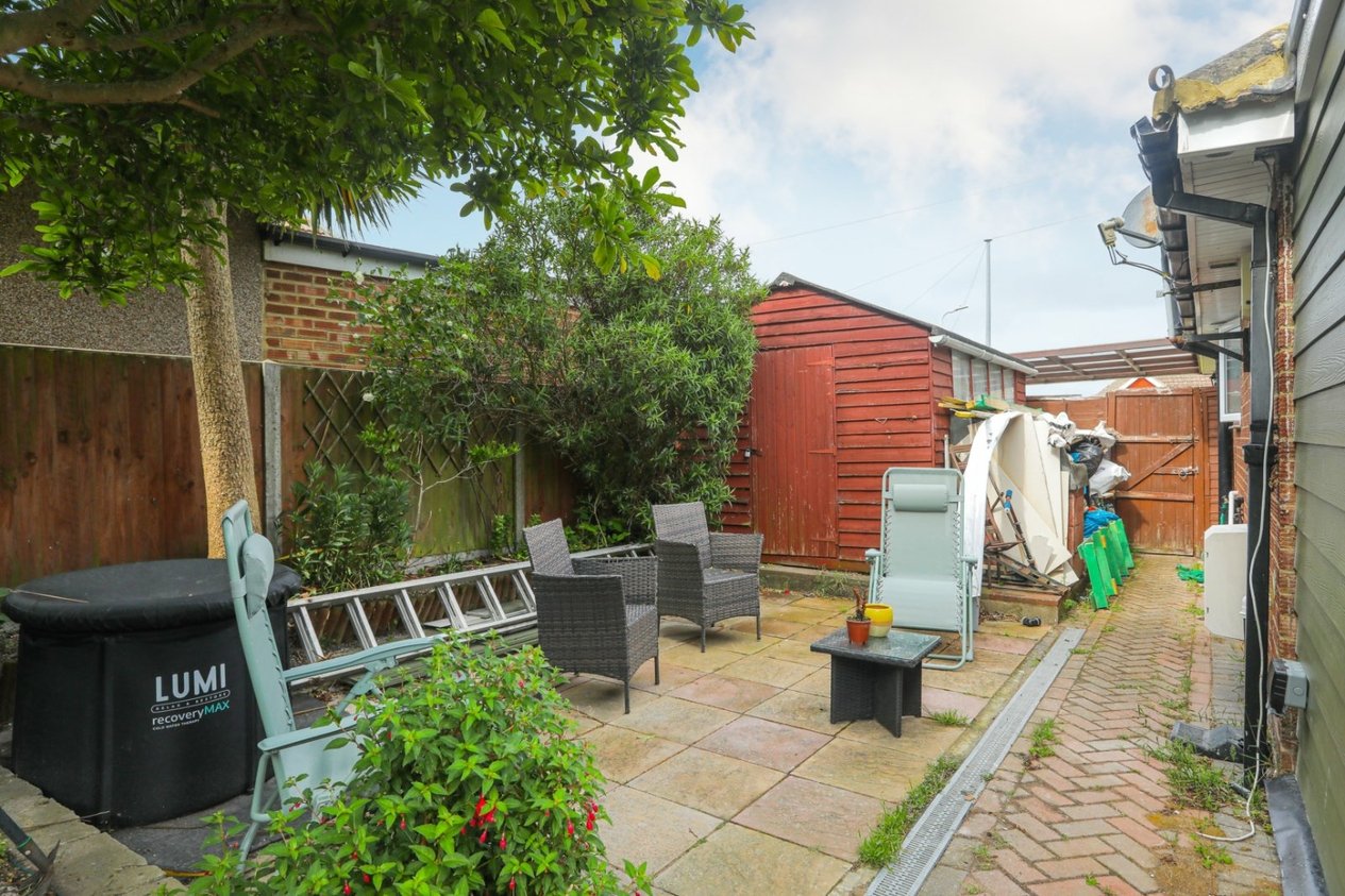 Properties For Sale in Kingfisher Close Margate