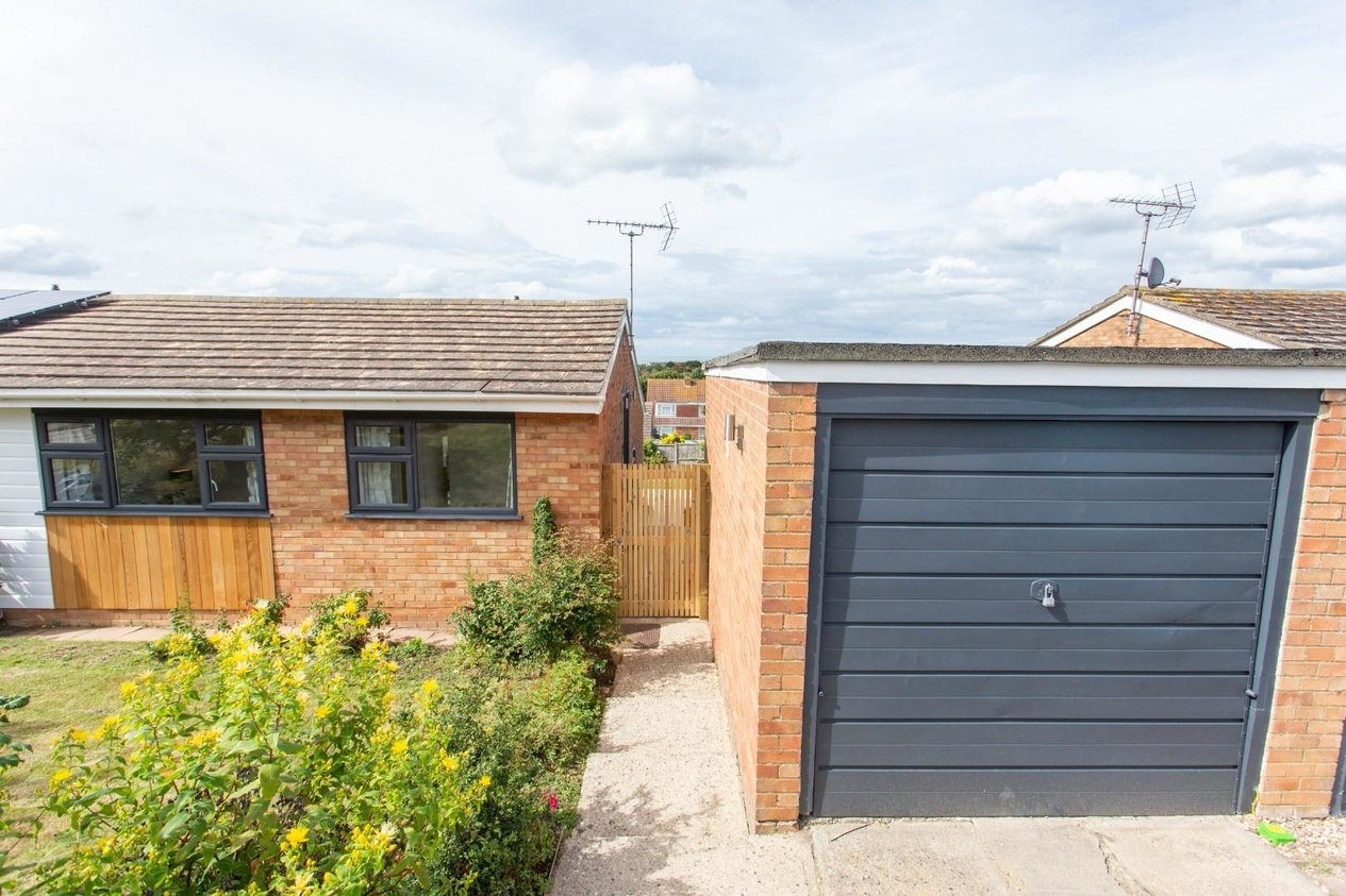 Properties For Sale in Kingfisher Close 