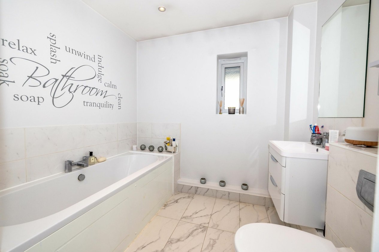 Properties For Sale in Kingfisher Place  Chartham