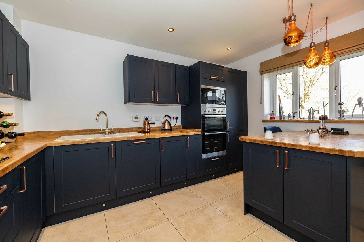 Properties For Sale in Kingfisher Place  Chartham